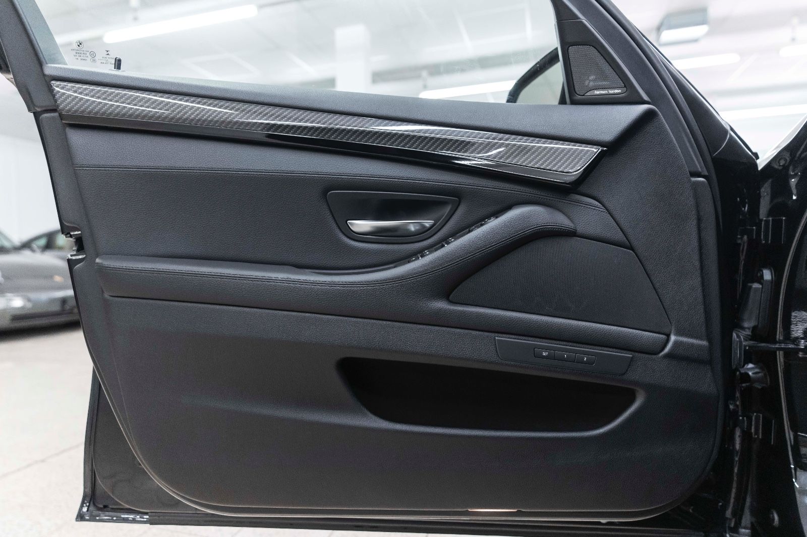 Fahrzeugabbildung BMW 550I Xdrive M-Performance HUD LED KAM NAV H&K