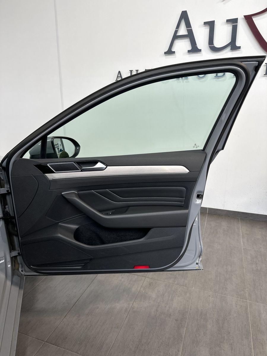 Fahrzeugabbildung Volkswagen Passat Variant 2.0 TDI DSG Elegance NAV+LED+AHK
