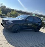 BMW X5 xDrive50i*M-Sport*Voll*Panorama*Surround View - BMW X5 mit Benzin-Antrieb: mit Apple Carplay