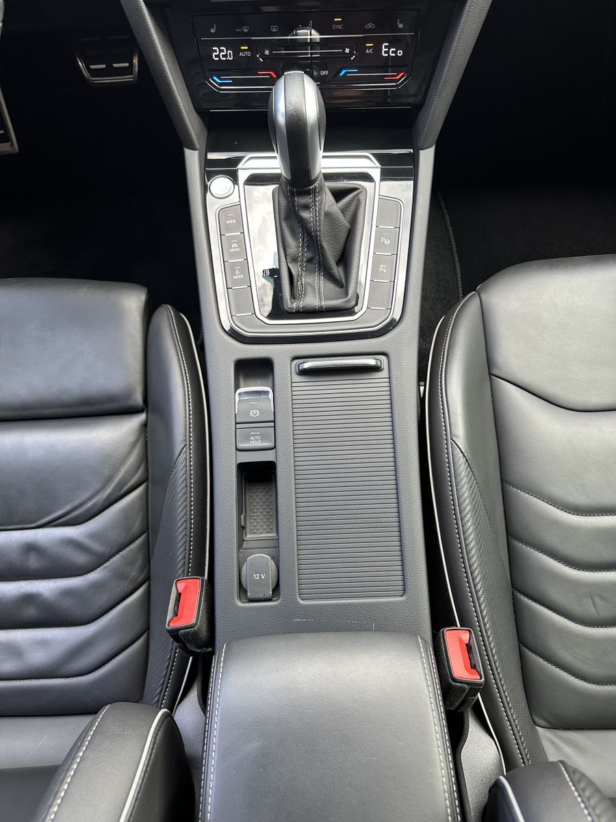 Fahrzeugabbildung Volkswagen Arteon 1.4 TSI eHybrid R-Line NAV+LED+AHK+360°