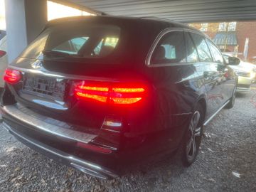 Mercedes E 200 - 5
