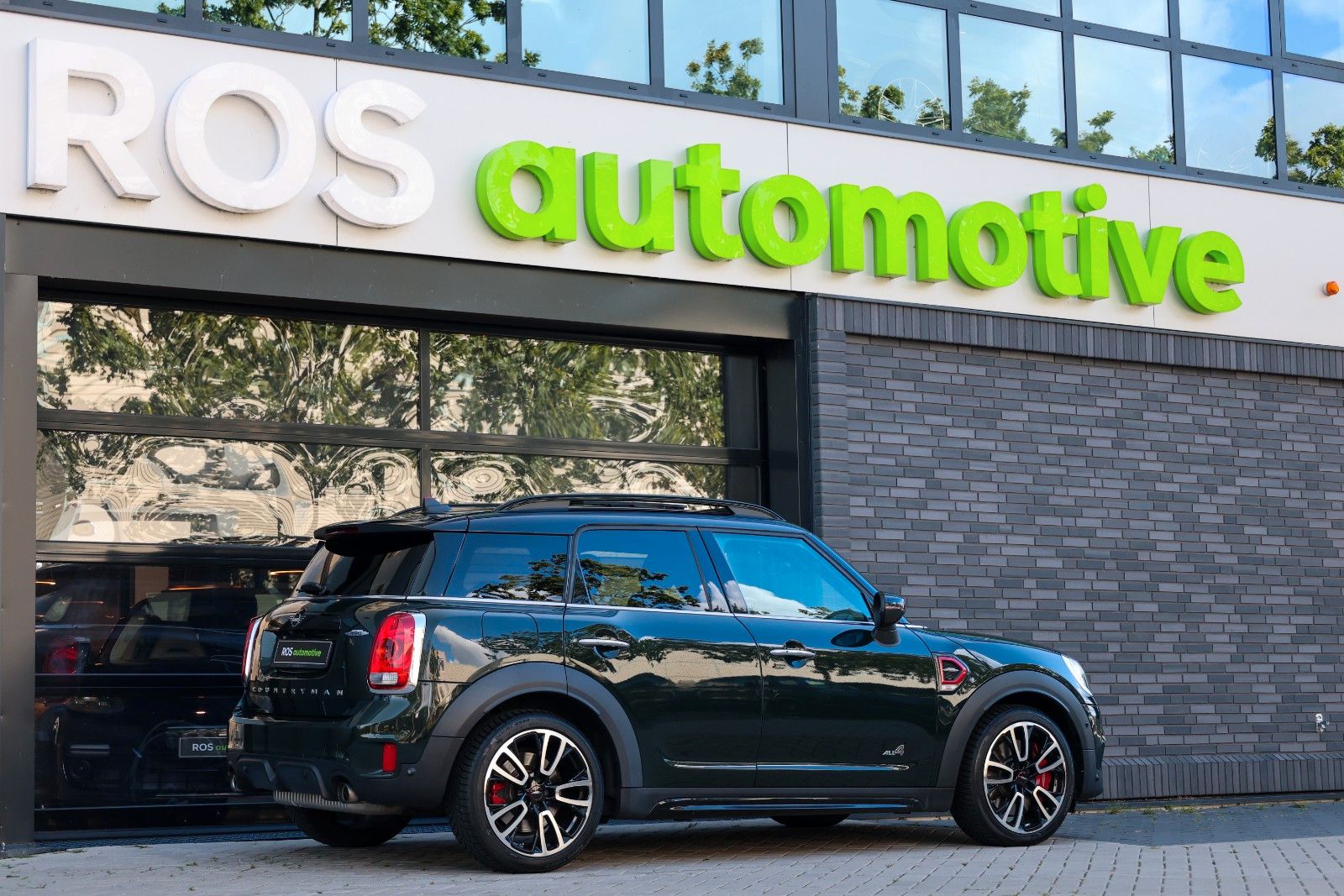 MINI John Cooper Works ALL4 imagem 2