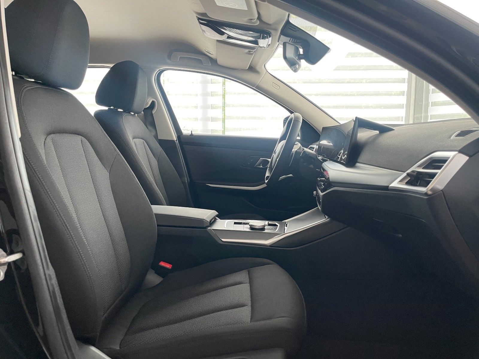 BMW 318i Widescreen KAMERA Driv.Assist. Unfallfrei foto 9