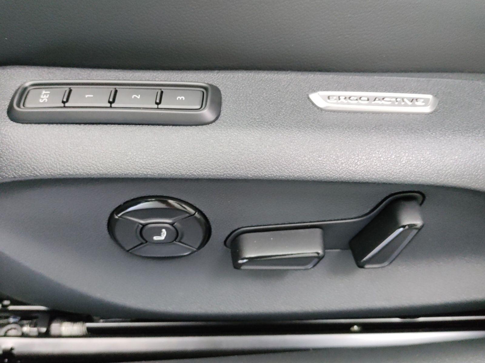 Volkswagen Passat Variant 2.0 TDI DSG 4M R-LINE LM18 MATRIX
