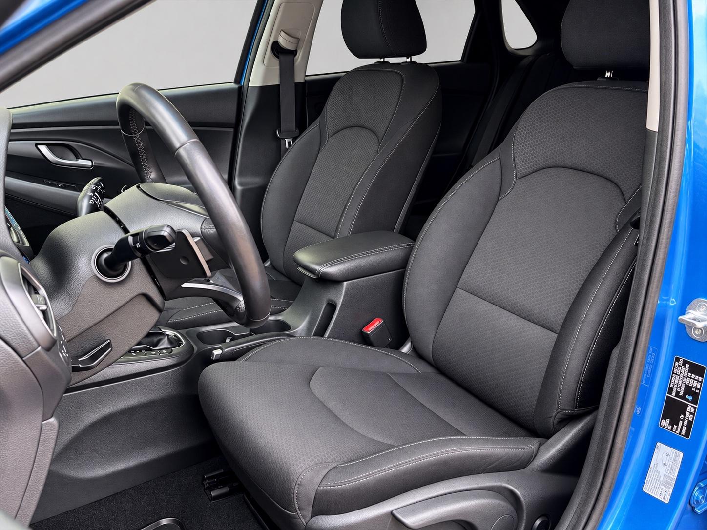 Hyundai i30 1,4 AUTOM. NAVI SITZHEIZ.SCHECKHEFT GARANTIE