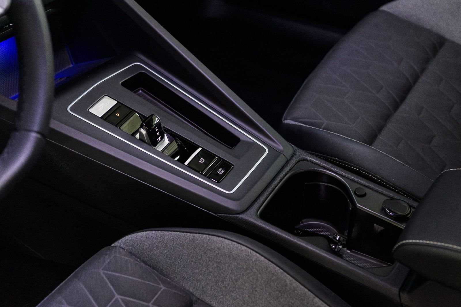 Fahrzeugabbildung Volkswagen Golf VIII GOAL 1.5 eTSI DSG +LED +Kamera +SHZ