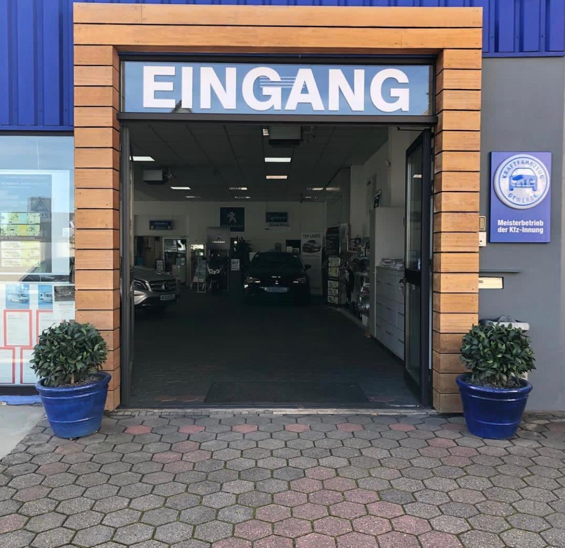 showroom-image-top