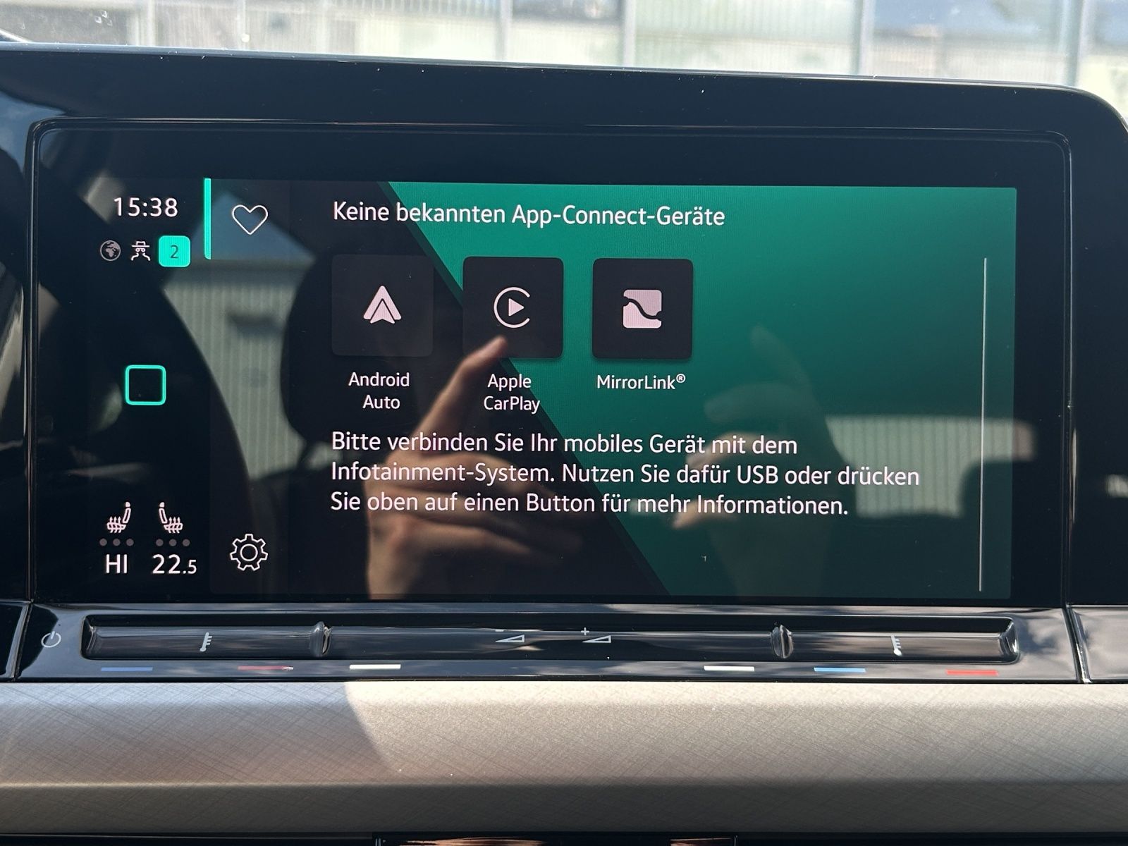 Fahrzeugabbildung Volkswagen Golf VIII Variant TDI Life DSG LED Navi ACC AHK