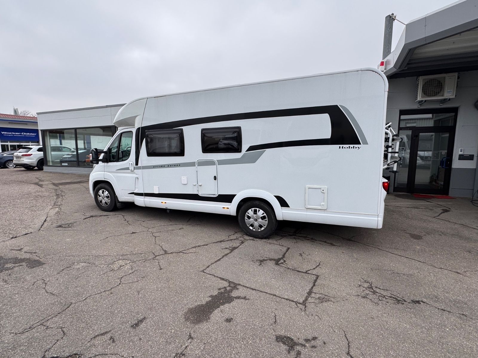Fahrzeugabbildung Hobby T 65 HFL Optima on Tour Hubbett
