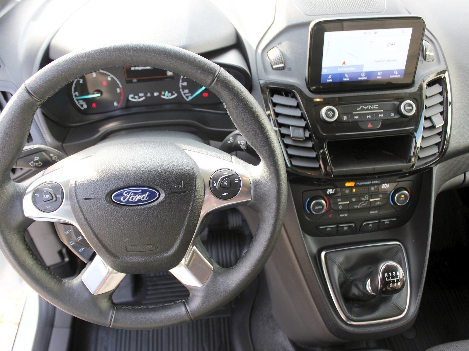 Fahrzeugabbildung Ford Transit Connect Kasten Limited 1,5 EcoBlue