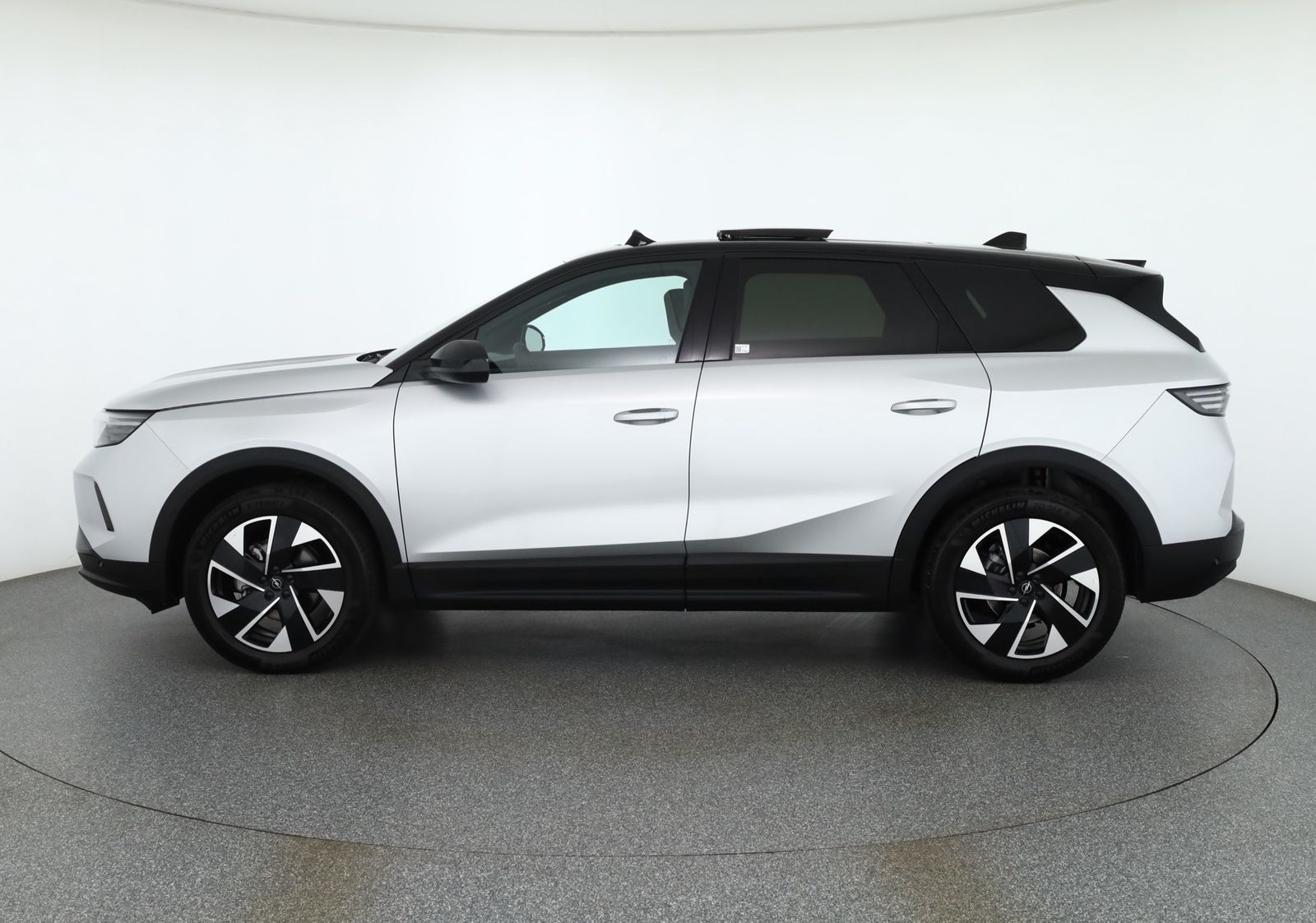 Opel Grandland Ultimate 1.2DI Turbo Hybrid Aut. Matri imagem 2