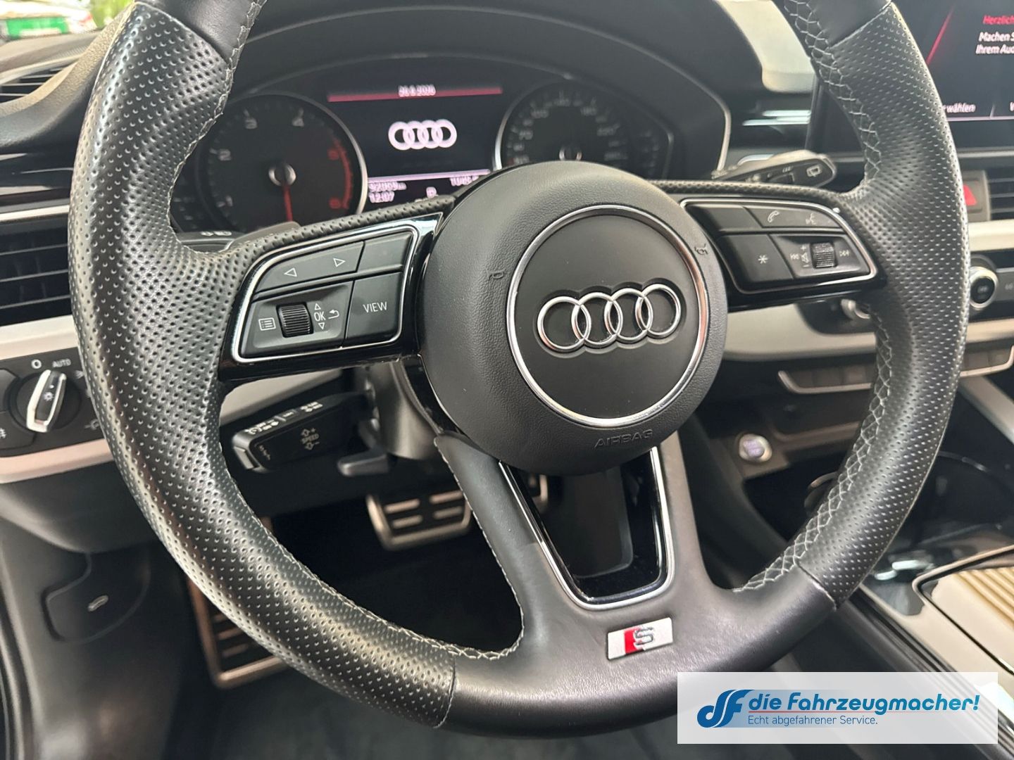 Fahrzeugabbildung Audi A4 Avant 35 TDI S line Navi Leder LED ACC Klimaa