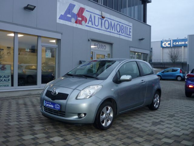 Toyota Yaris Executive AHK PDC SH Allwetterreifen...