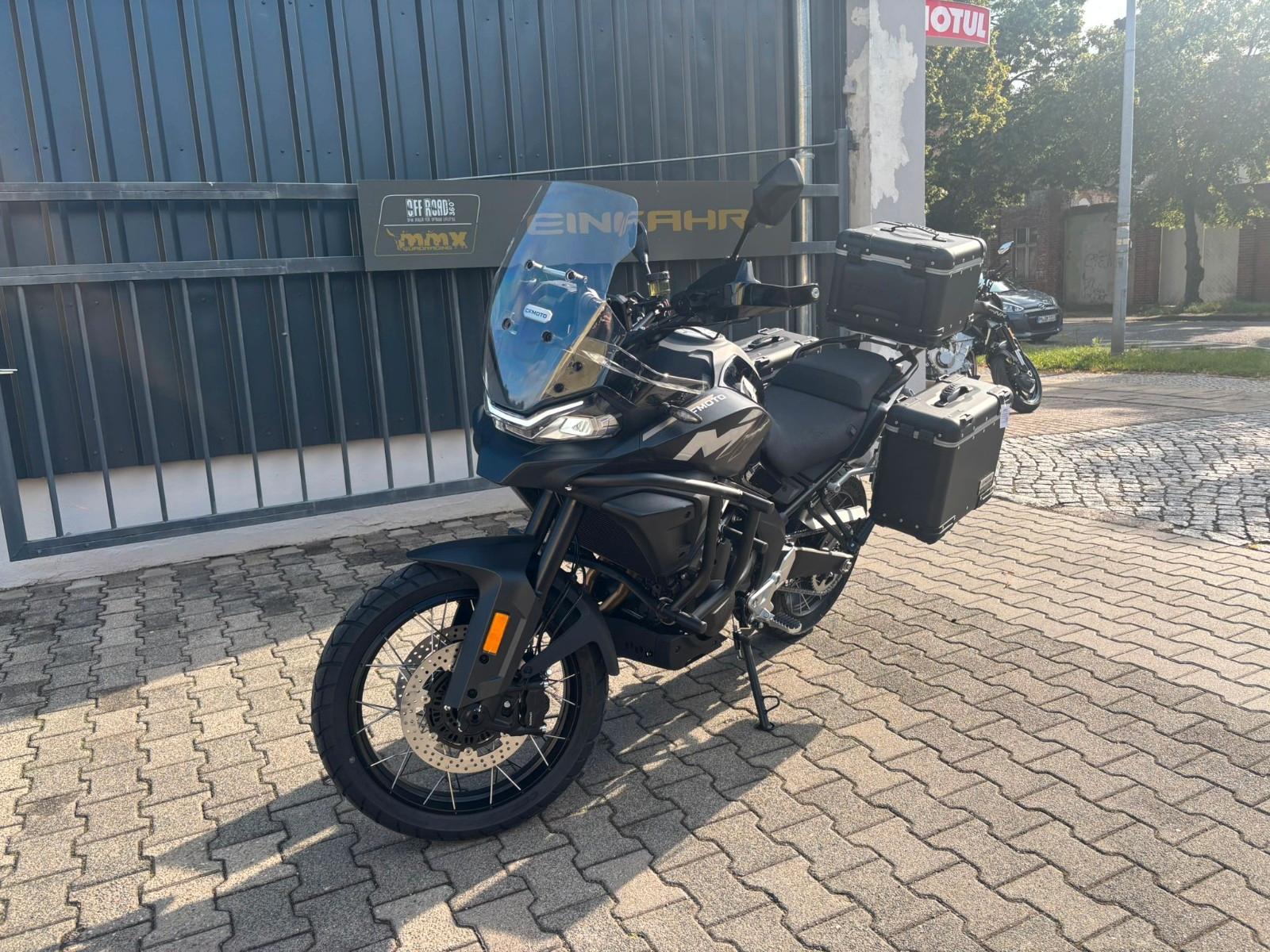 CFMOTO 700MT Touring