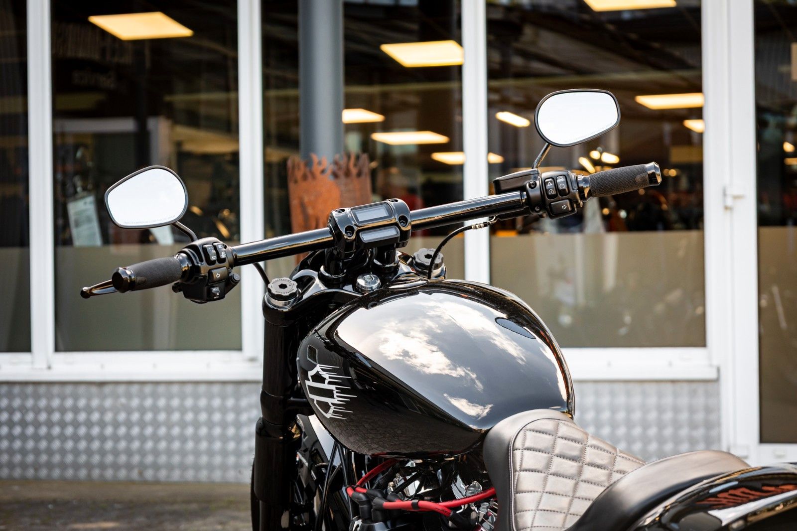 Fahrzeugabbildung Harley-Davidson FXBRS Breakout 114 cui - Jekill & Hyde