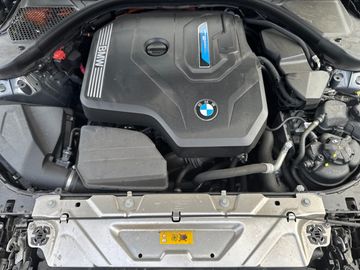 BMW 330e xDrive Touring A Head-Up HiFi DAB LED RFK