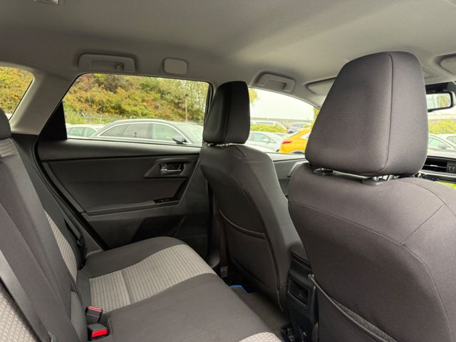 Toyota Auris  Touring Sports Hybrid Edition-S+