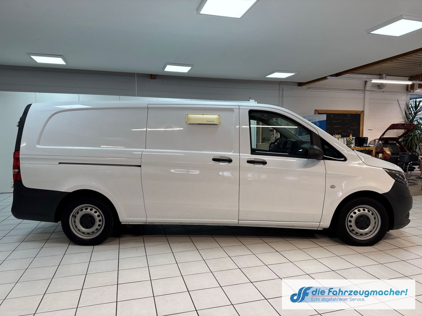 Fahrzeugabbildung Mercedes-Benz Vito Kasten 114 CDI BT RWD extralang AHK Parkle