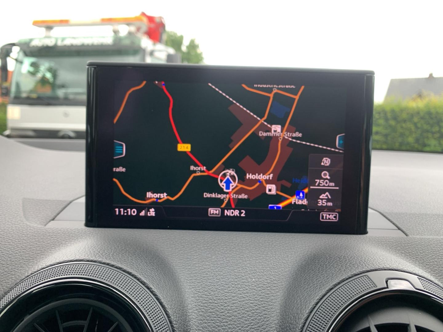 Audi Q2 quattro sport El. Panodach Navi Leder Digital