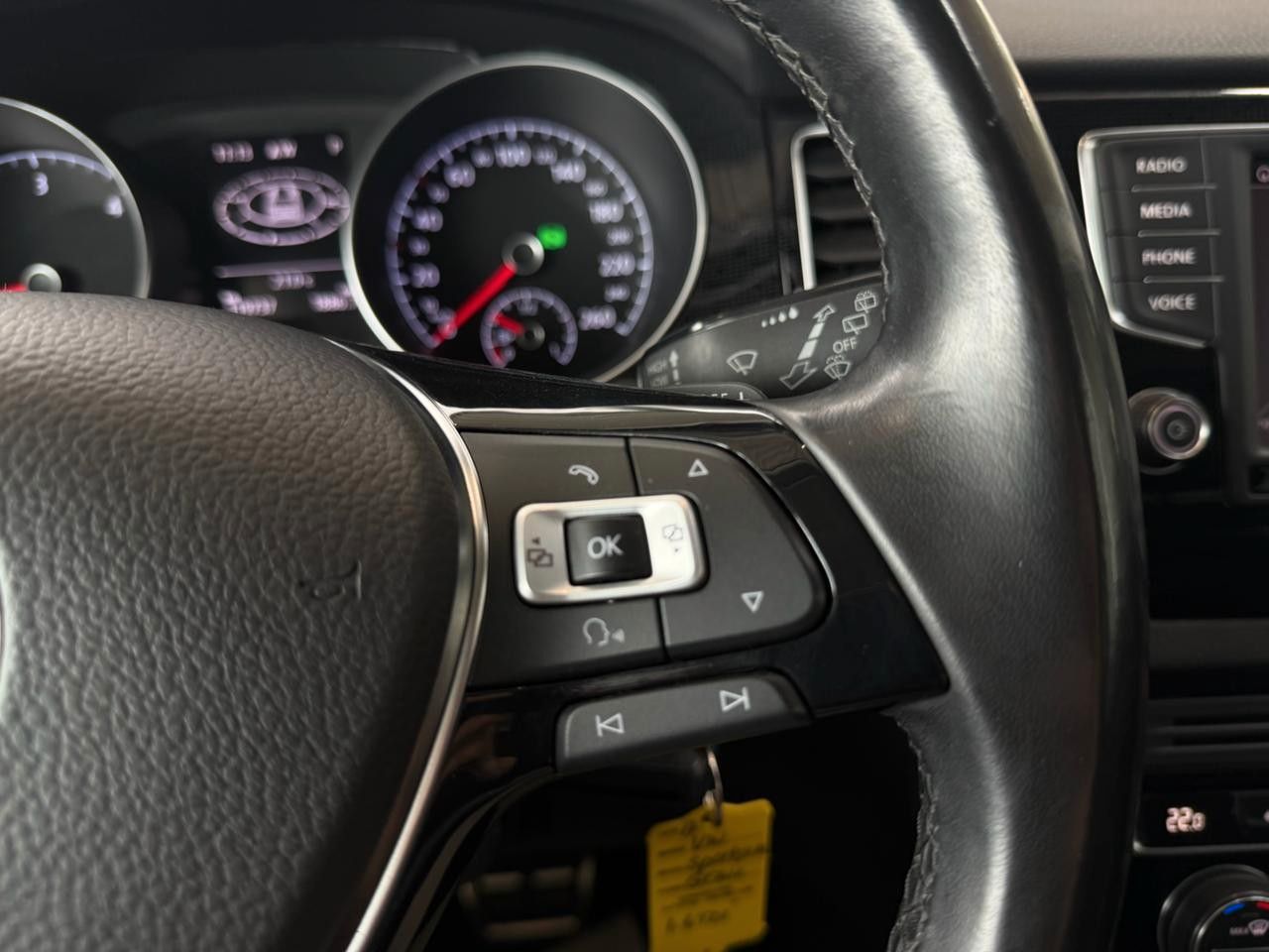 Fahrzeugabbildung Volkswagen Golf Sportsvan TDI DSG SOUND NAVI AHK ACC ALU