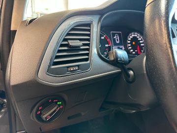 MYAUTOCENTER – Gebraucht- und Jahreswagen mit Werkstattservice in Pfaffenhofen Seat Leon ST FR *LED*Teilleder*Klima*