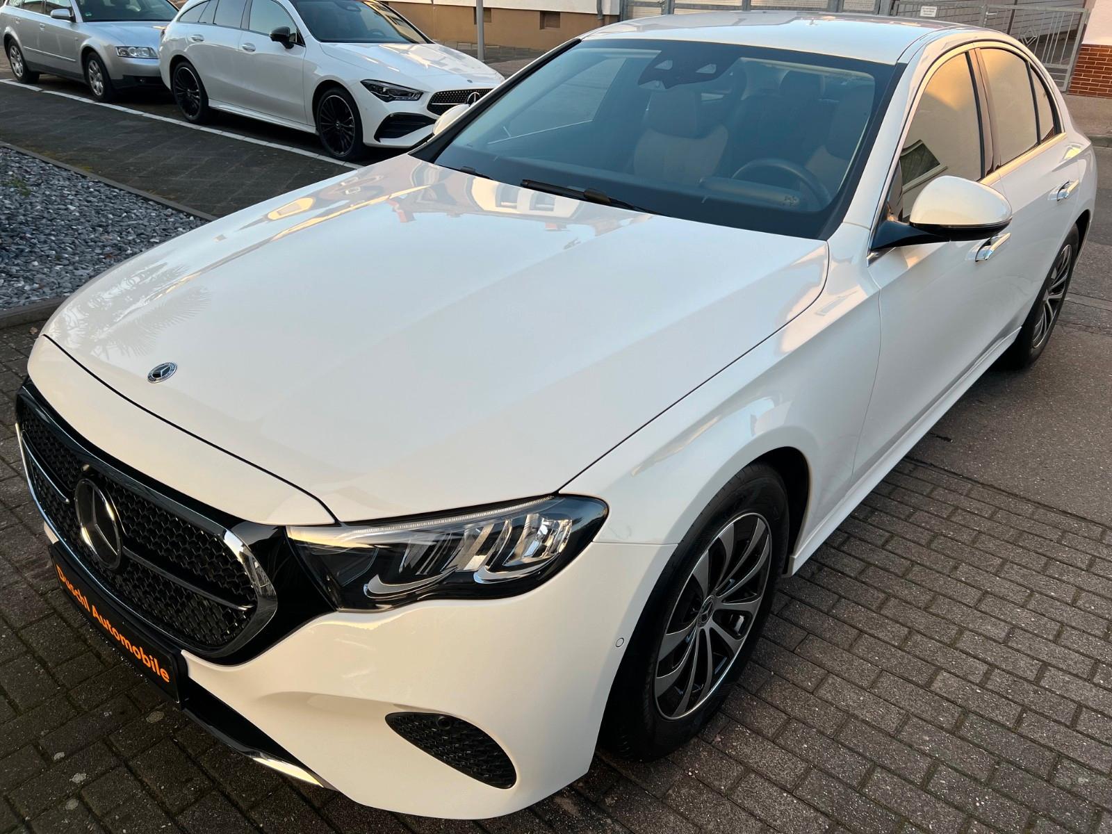 Mercedes-Benz E 220d AVANTGARDE! HEADUP! AHK! DISTR.! LED!