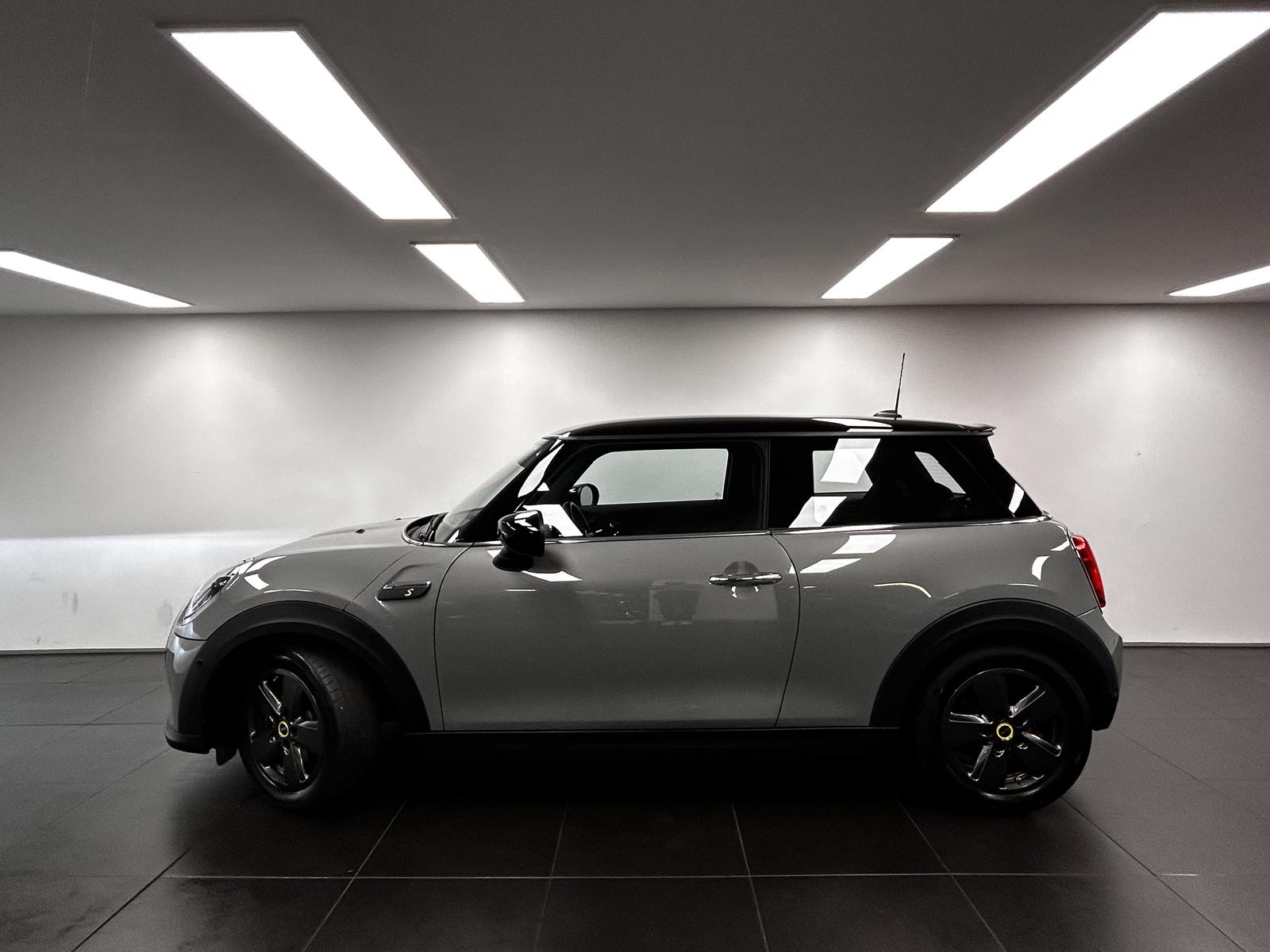 MINI Cooper SE Essential trim DAB LED Navi Tempomat K