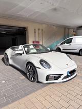 Porsche 992 Carrera 4S Cabriolet Farbe Kreide
