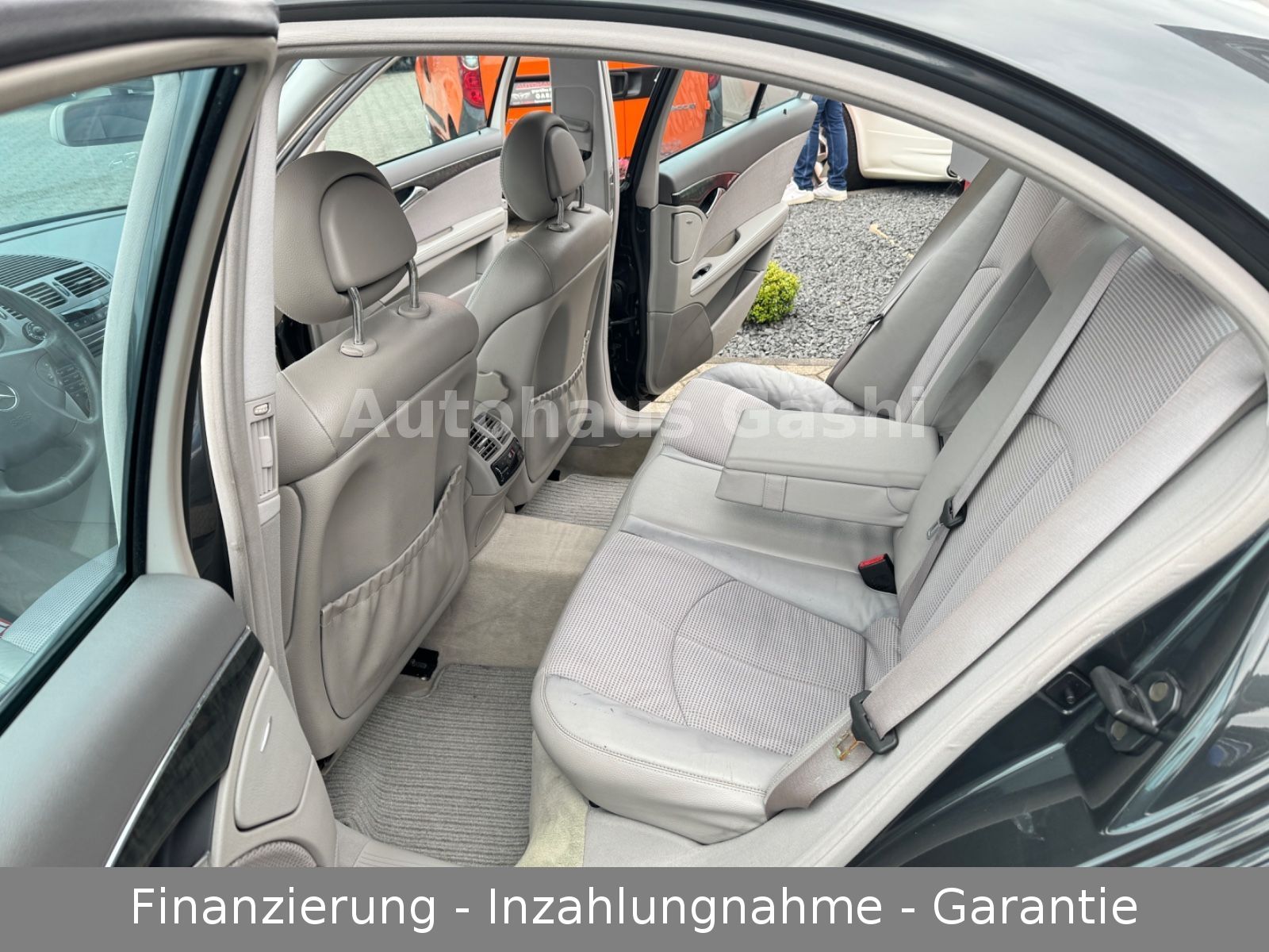 Fahrzeugabbildung Mercedes-Benz E-270 CDI*Avantgarde*Automatik*Navi*AHK*PDC