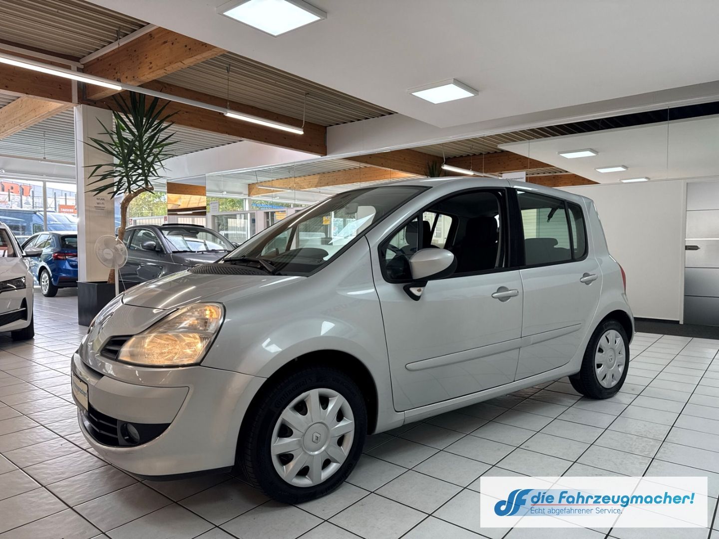 Fahrzeugabbildung Renault Modus Dynamique 1,6 Automatik Klima el.SP Spieg.