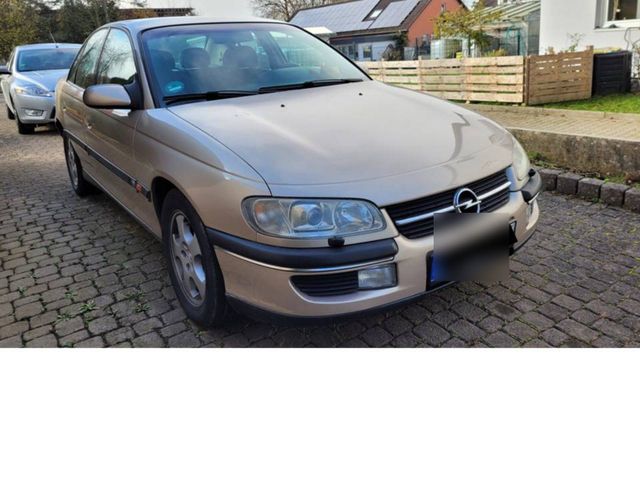 Opel Omega B 2.0 16V CD Reflection