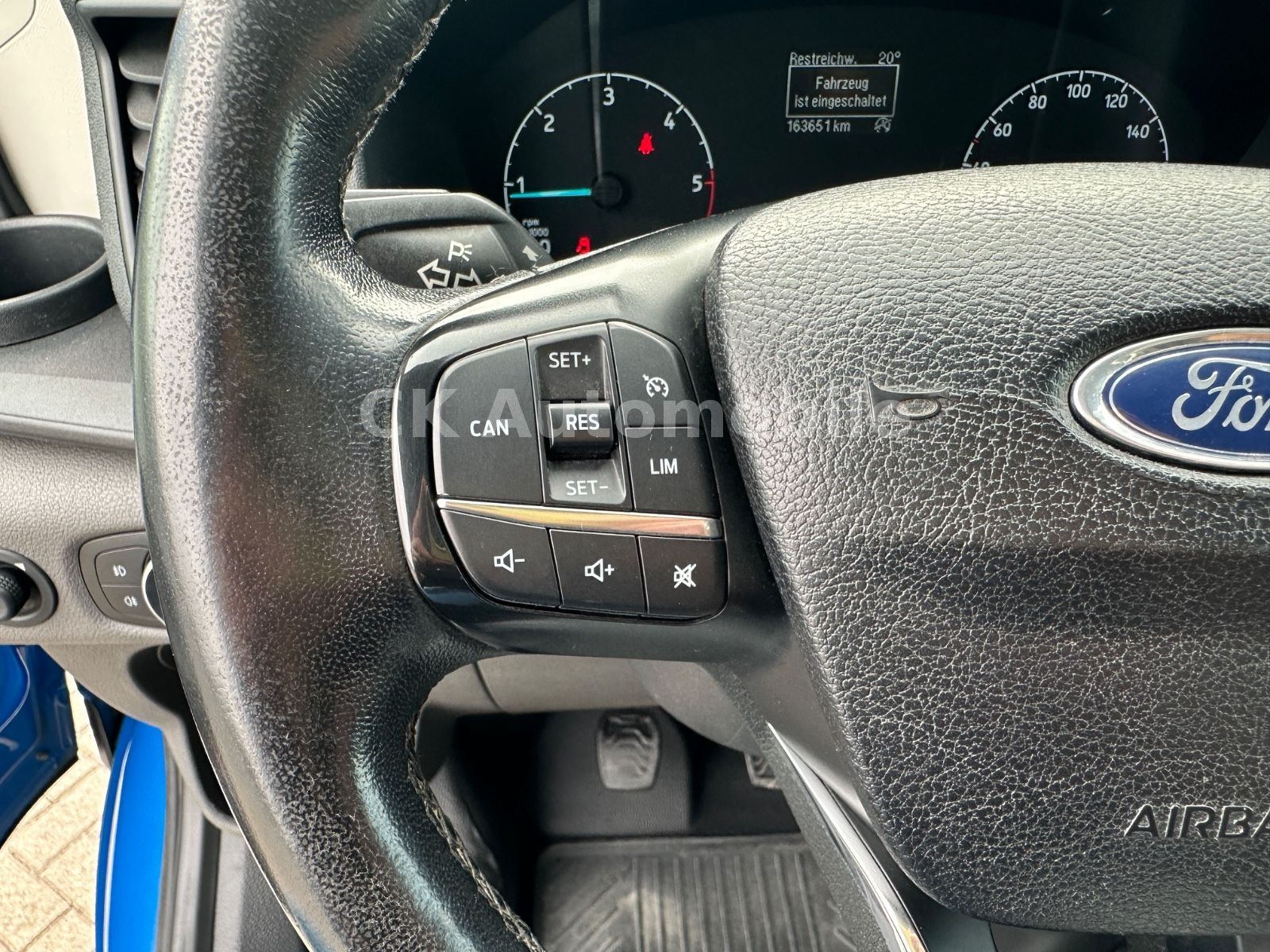 Fahrzeugabbildung Ford Transit Pritsche 350 L3 DoKa Trend/7 Sitze/AHK