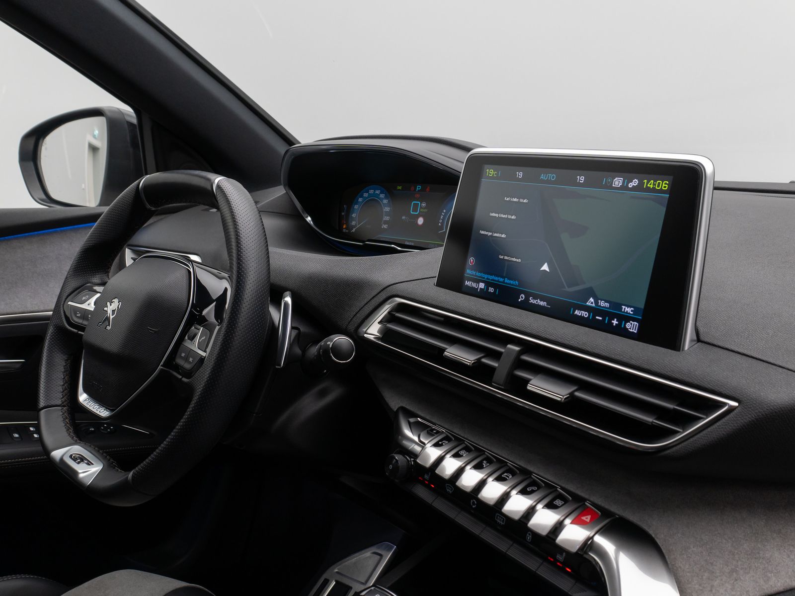 Fahrzeugabbildung Peugeot 3008 Hybrid4 300 GT Panorama 360° Massage AHK