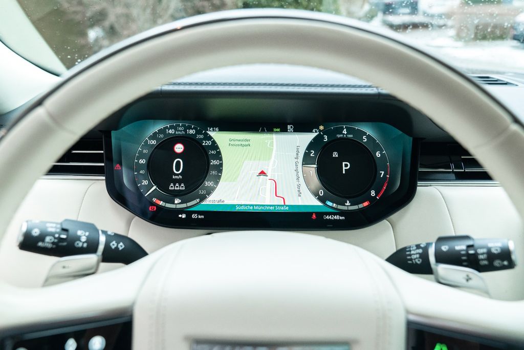 LAND ROVER Range Rover SV / 360° / PANO / LWB / P615 / 23" LAND ROVER Range Rover SV / 360° / PANO / LWB / P615 / 23"