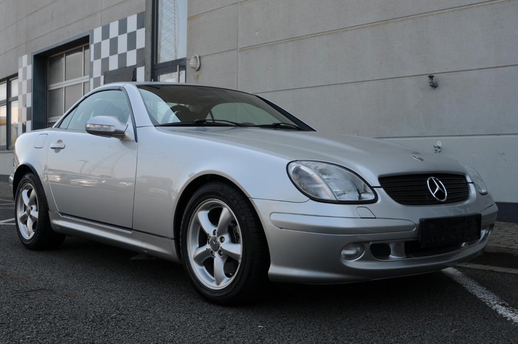 Mercedes-Benz SLK 320