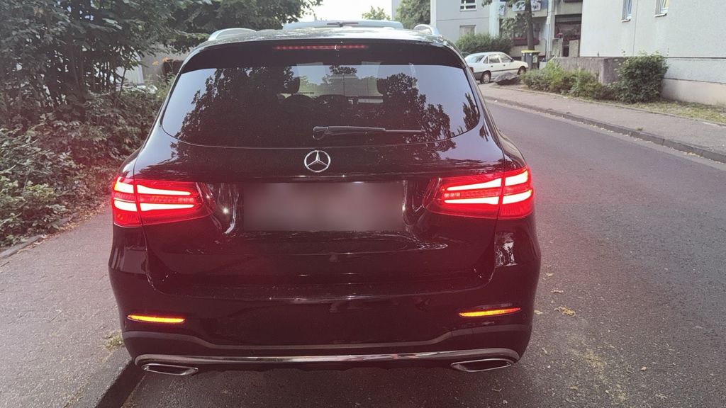 Image of Mercedes-Benz GLC 250