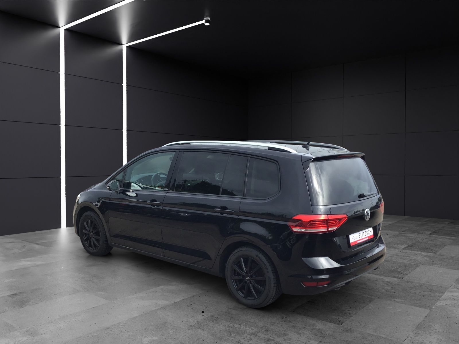 Fahrzeugabbildung Volkswagen Touran TDI DSG LED 16" ACC AHK SHZ 7 Sitzer