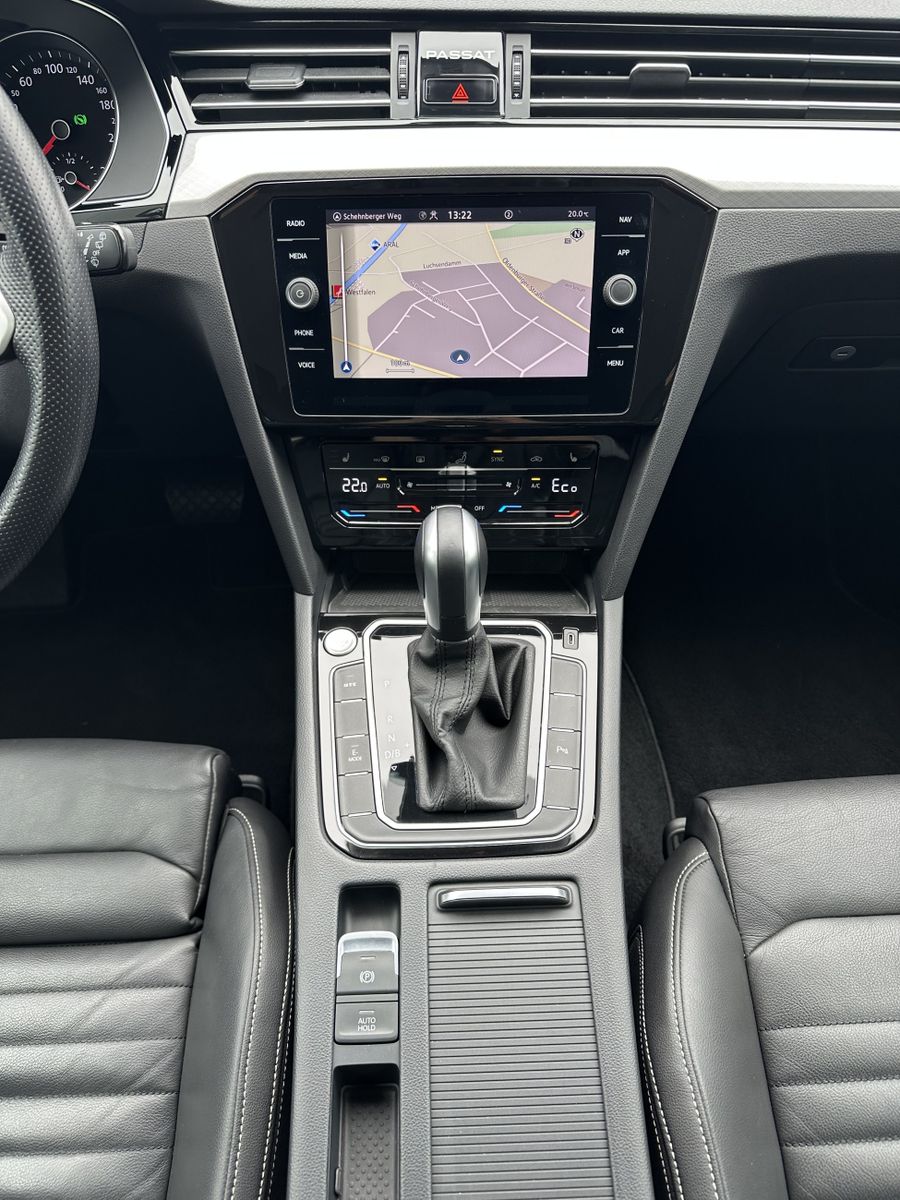 Fahrzeugabbildung Volkswagen Passat Variant GTE NAV+LED+ACC+KAMERA+LEDER+17ZO