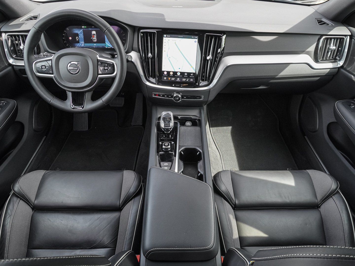 Volvo V60 Cross Country B4 D AWD Plus Bright PANO AHK foto 11