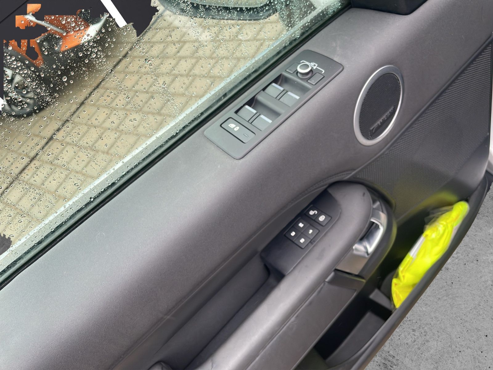 Fahrzeugabbildung Land Rover Discovery *Memory*Navi*Allrad*7Sitzer*Kamera*