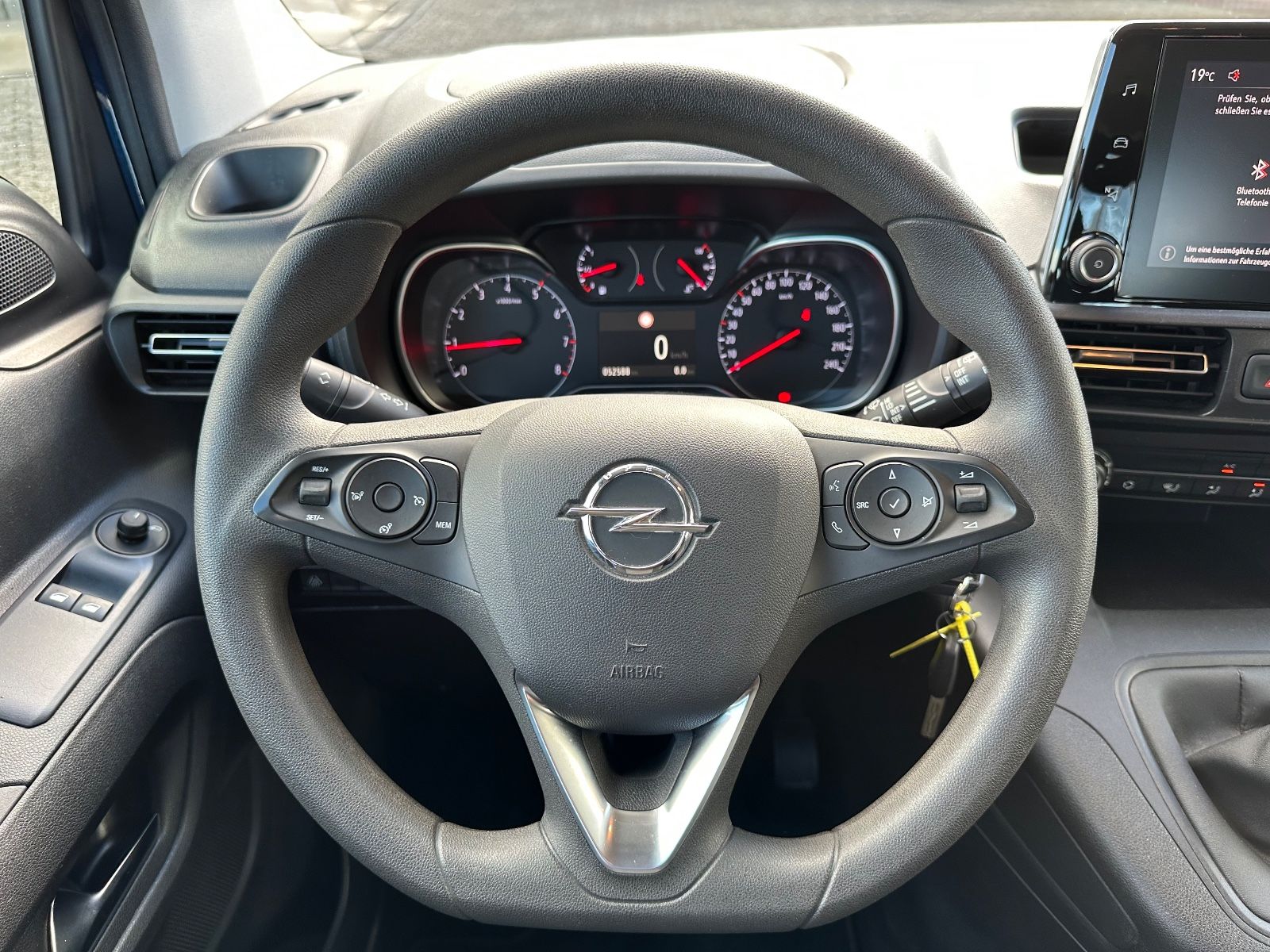 Fahrzeugabbildung Opel Combo Life 1.5 D Edition AHK/SHZG/Parkpilot/GRA