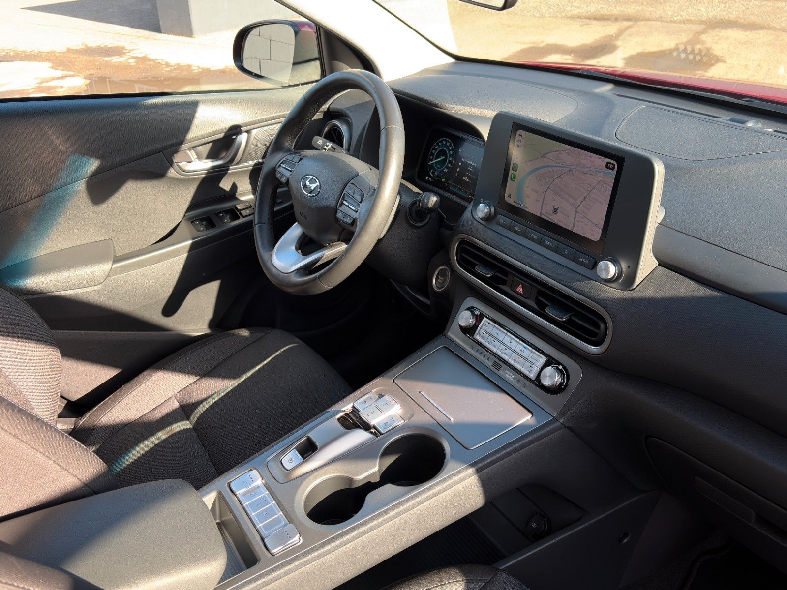 Fahrzeugabbildung Hyundai KONA E SELECT ACC PDC LFA LKA SHZ LHZ CarPlay