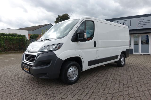 Peugeot Boxer 335 2.2 L2H1 Kasten*Klim*AHK*Navi*Rkamera