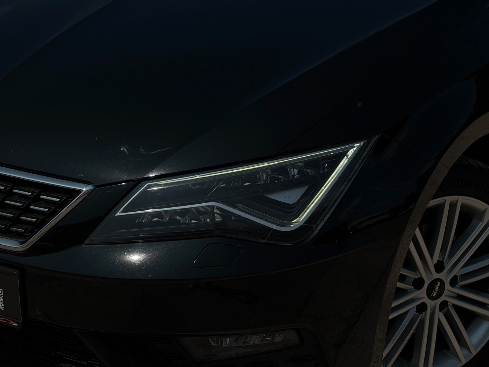 Fahrzeugabbildung SEAT Leon ST 1.5 TSI DSG Xcellence CarPlay PANO CAM