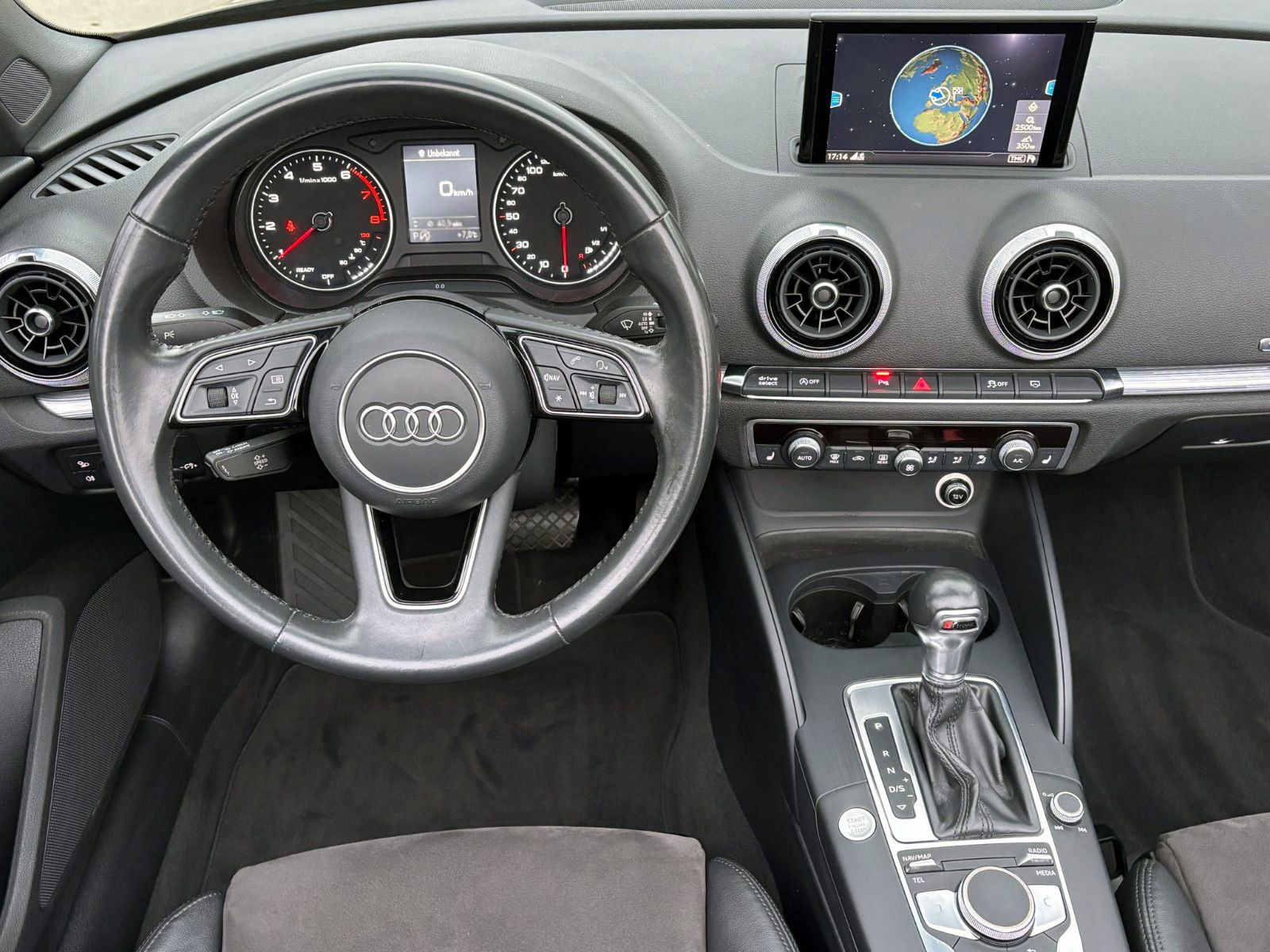 Fahrzeugabbildung Audi A3 Cabrio 35TFSI Sport Aut. PDC BT LED NAV SHZ