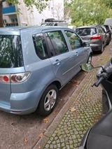 Mazda Familien Auto Top Zustand - Mazda 121 in Berlin