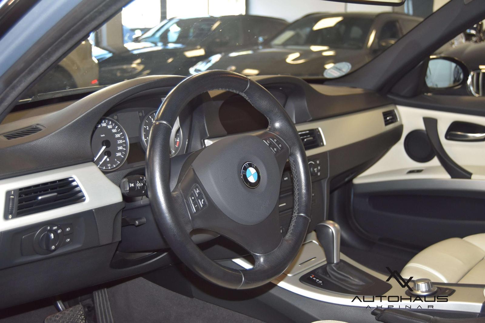 BMW 325 i Touring 218 ch • BVA • Cuir • Xénon • Sièges sport • PDC