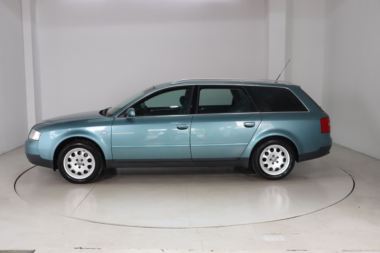 Fahrzeugabbildung Audi A6 2.8 multitronic Avant * Xenon * Memory * PDC