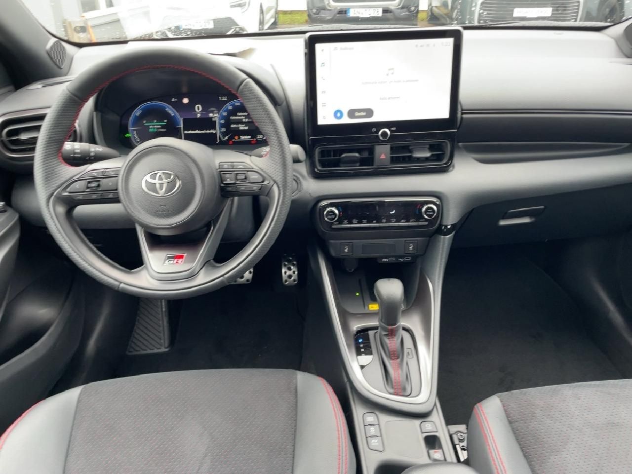 Fahrzeugabbildung Toyota Yaris Hybrid 130PS GR Sport + Safety-Paket