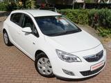 Opel Astra J  1.4 Turbo 5-Türer Klimaaut Sitzheiz PDC - Opel Astra: Weiß, J